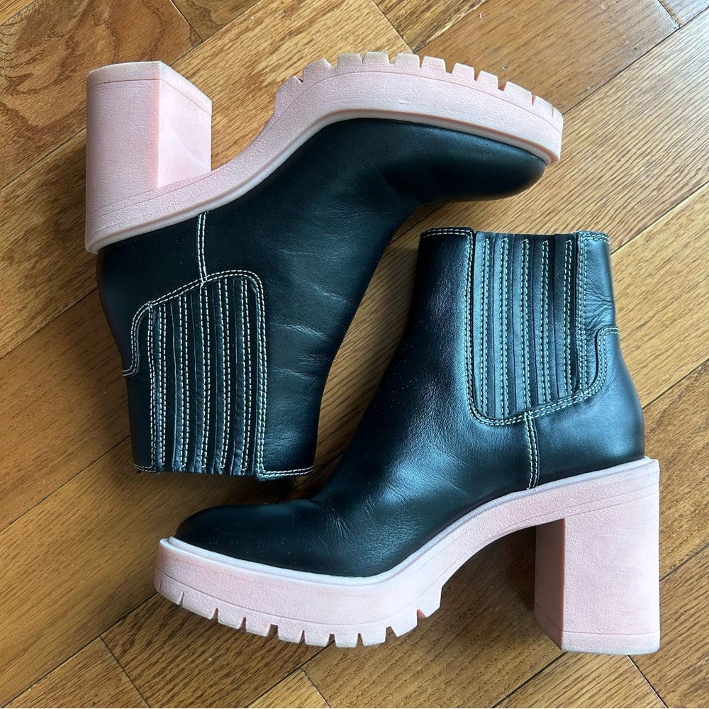 Dolce Vita Caster H2O Black with Pinkish Sole Women’s size 8 Boots